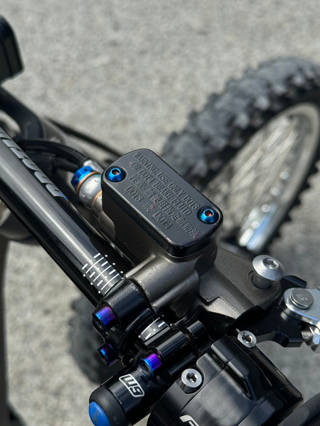 Titanium brake reservoir cap bolts